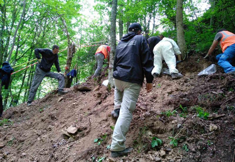 Posmrtni ostaci još dvije osobe pronađeni u masovnoj grobnici 